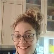 Tengo nivel avanzado de inglés y podría dar clases a pequeños y mayores. Otras materias de primaria, también. Sería en Terrassa.